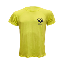 Camiseta Sportbr masculina - Amarela Beach Tennis, conforto e praticidade durante os treinos. Feita de poliamida, um tecido leve e flexível. Termorreguladora e bacteriostática, evitando o superaquecimento e odores fortes. Ideal para atividades esportivas, proporcionando liberdade de movimento e secagem rápida.