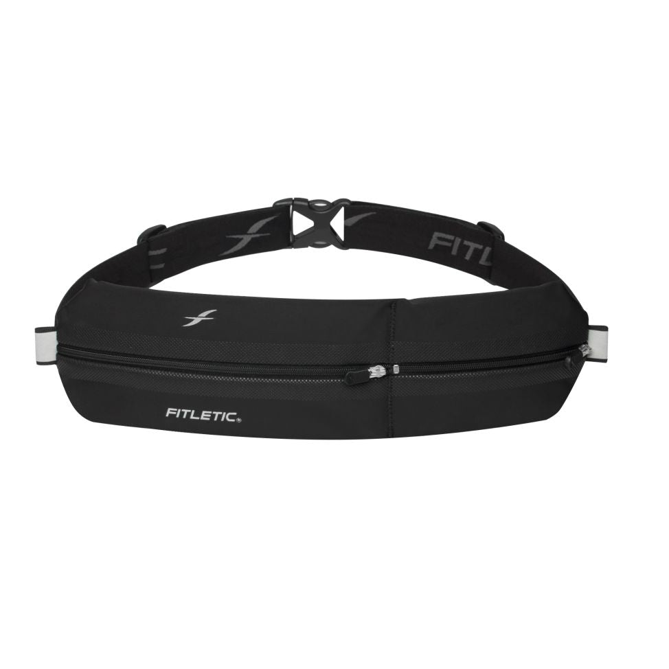 Pochete para Corrida Bolt Zíper Preto - Fitletic, excelente opção para quem busca praticidade e estilo durante as corridas. Feita com neoprene resistente à água, ideal para atividades ao ar livre. Com zíper, proporcionando fácil acesso aos itens armazenados. Bolso Expansível: guarda documentos, cartões e dinheiro com segurança. Cinto Ajustável: com ajuste duplo na cintura. Refletores de Visibilidade,